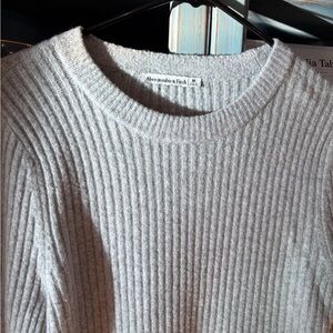 Abercrombie and fitch med long sleeve